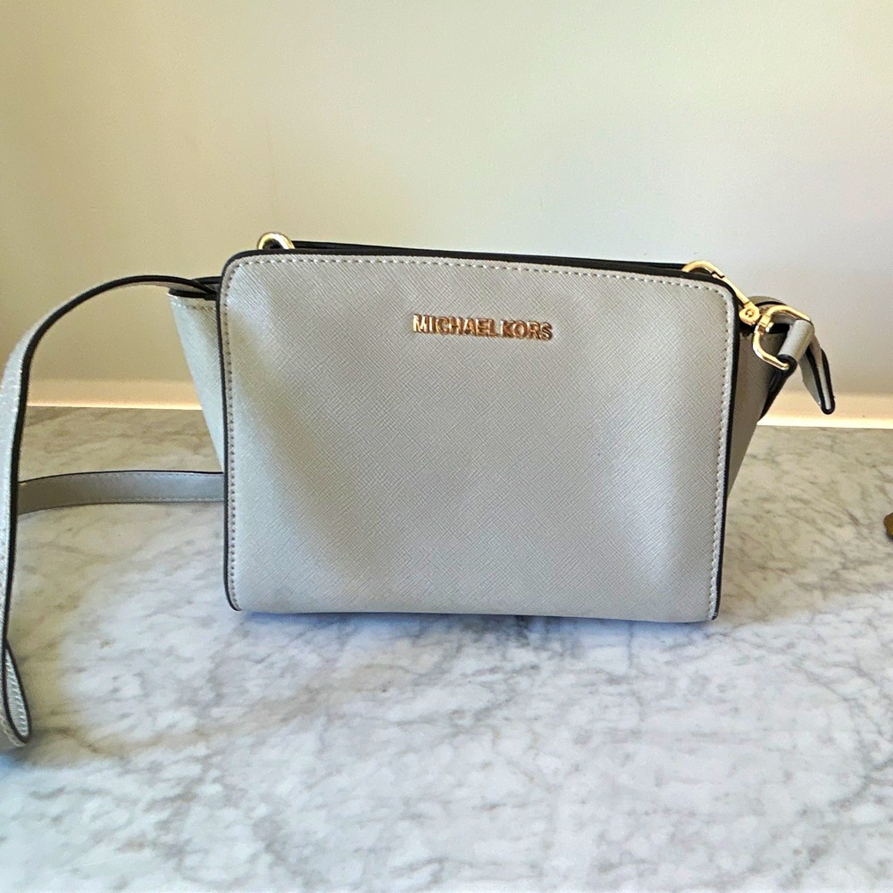 Michael Kors Gray Small Crossbody Bag Zip Top Gold Hardware Logo Det Strap